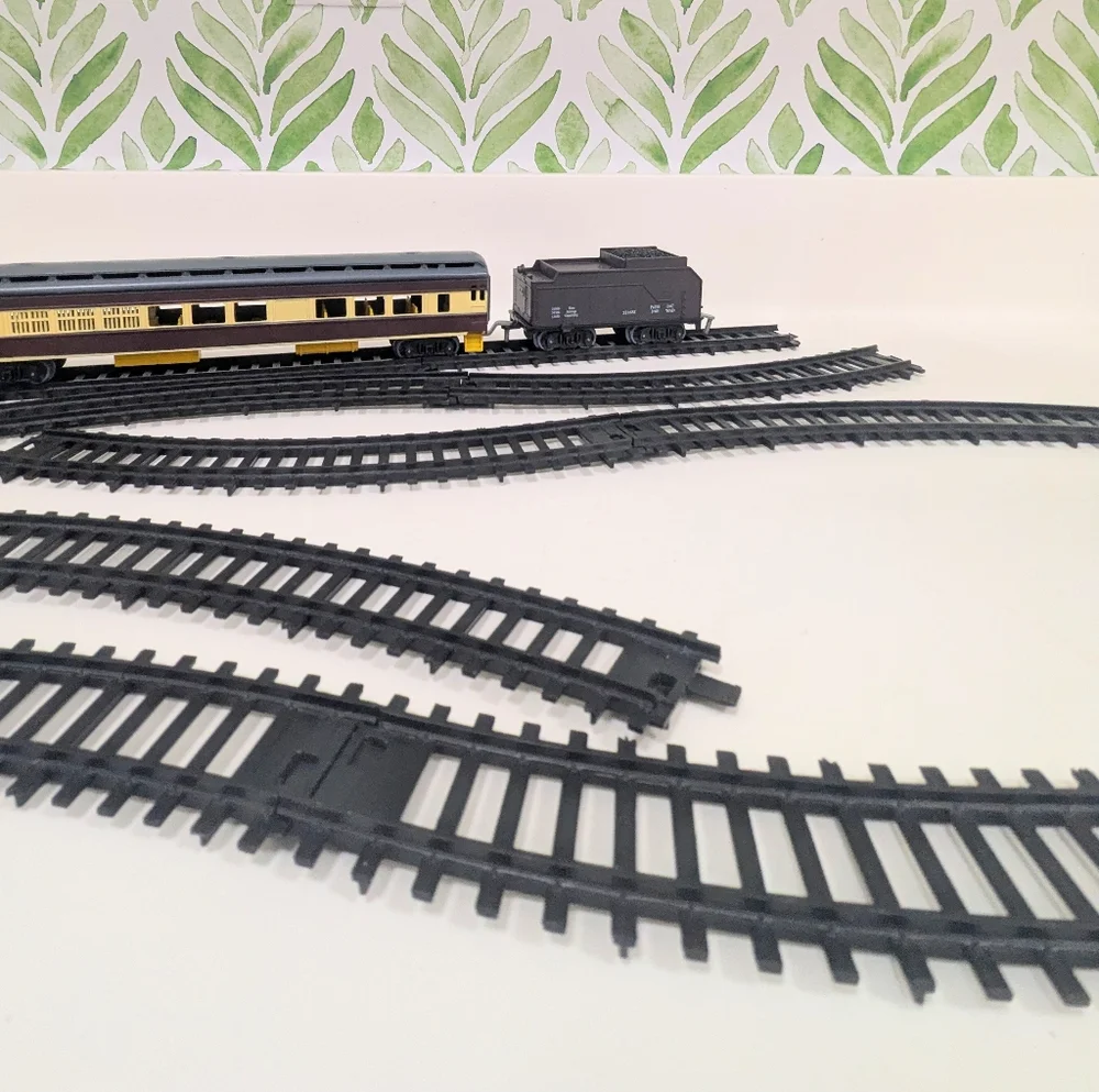 Train Parts without Engine - Picture 6 of 11